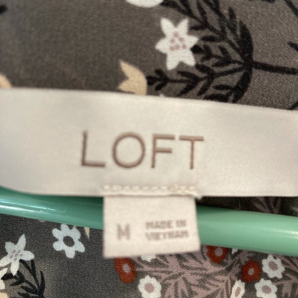 Loft. Blouse M - Picture 2 of 2
